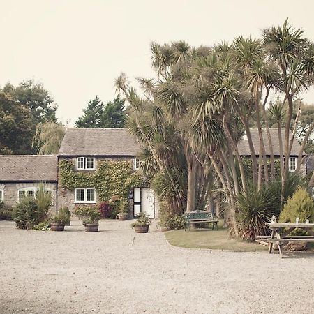 Tros Yr Afon Holiday Cottages And Manor House Beaumaris Exterior photo