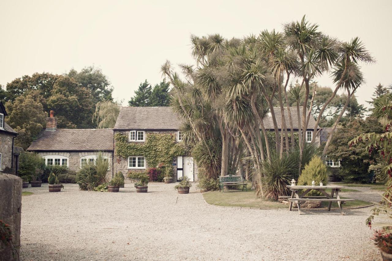 Tros Yr Afon Holiday Cottages And Manor House Beaumaris Exterior photo
