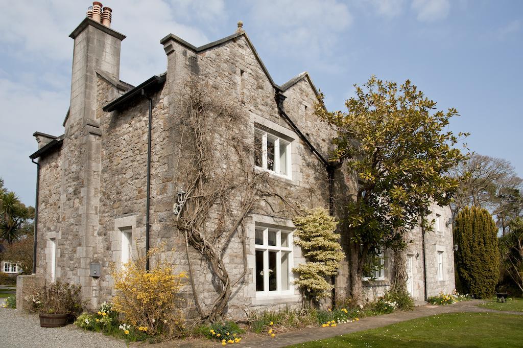 Tros Yr Afon Holiday Cottages And Manor House Beaumaris Room photo