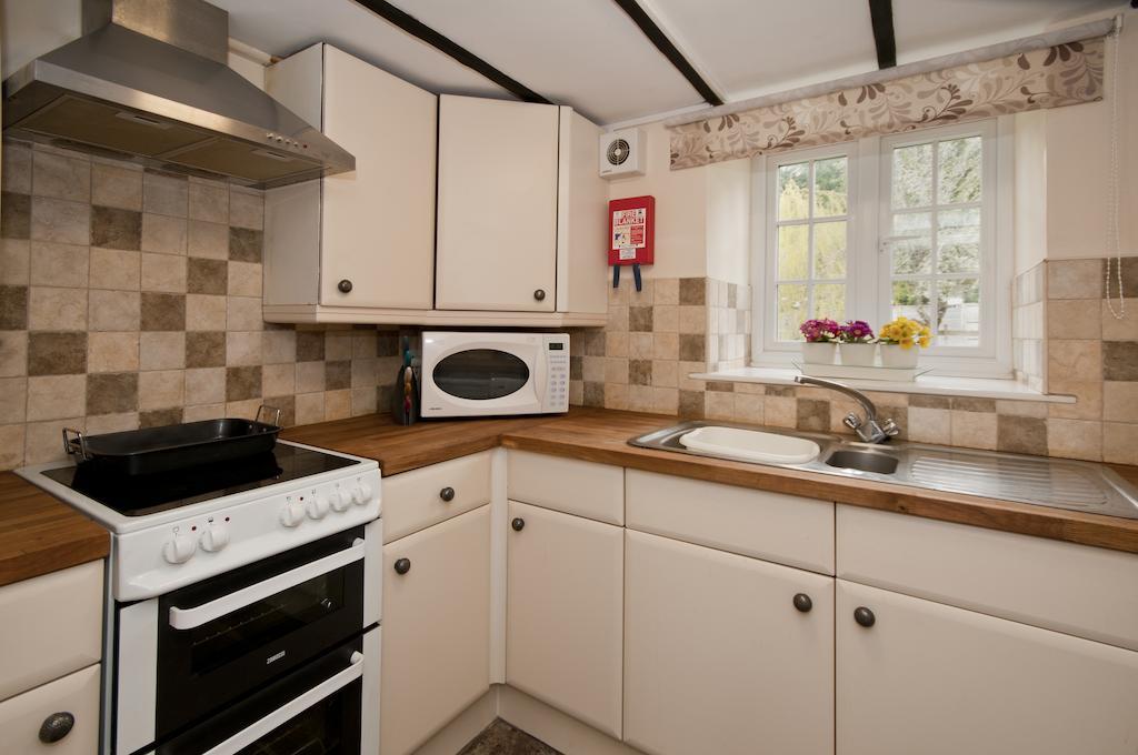 Tros Yr Afon Holiday Cottages And Manor House Beaumaris Room photo