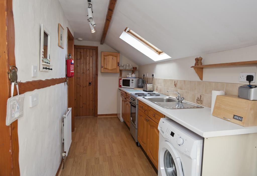 Tros Yr Afon Holiday Cottages And Manor House Beaumaris Room photo